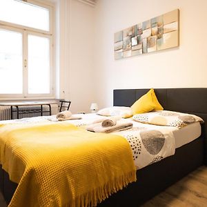 Epicenter - Rooms & Terrace